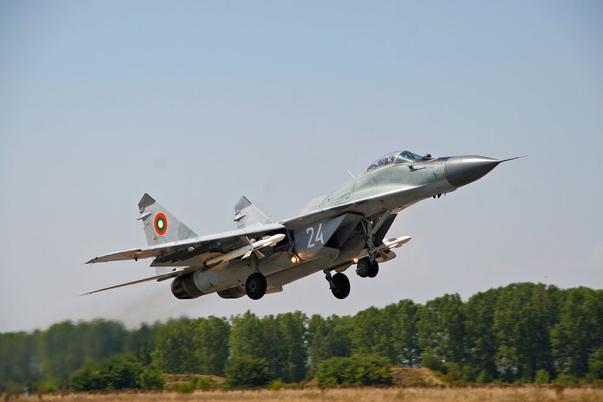 Румънски изтребители F-16 унищожиха дронове над Черно море